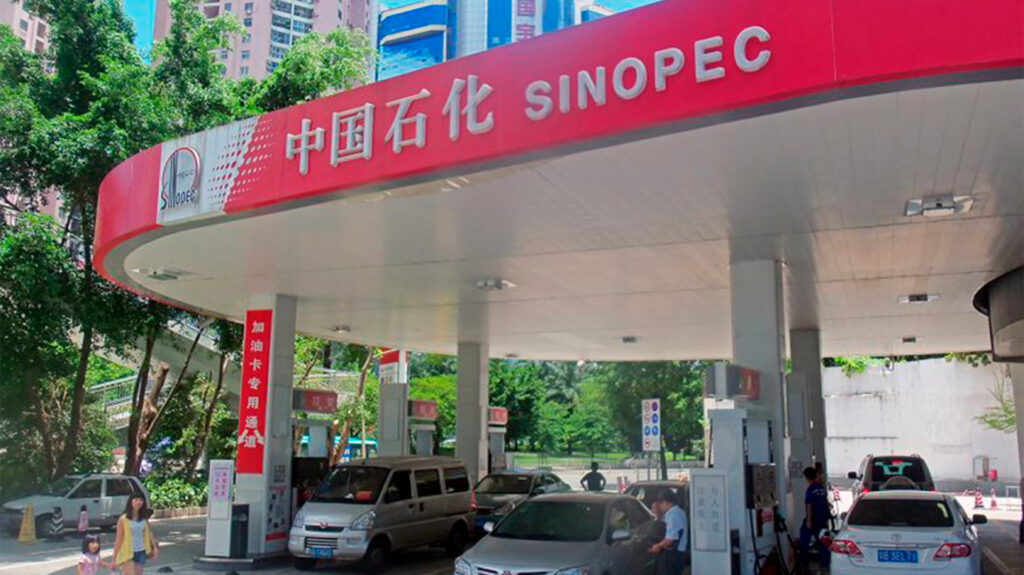 La crisis energética obliga a las estaciones de servicio de China a racionar el suministro combustible