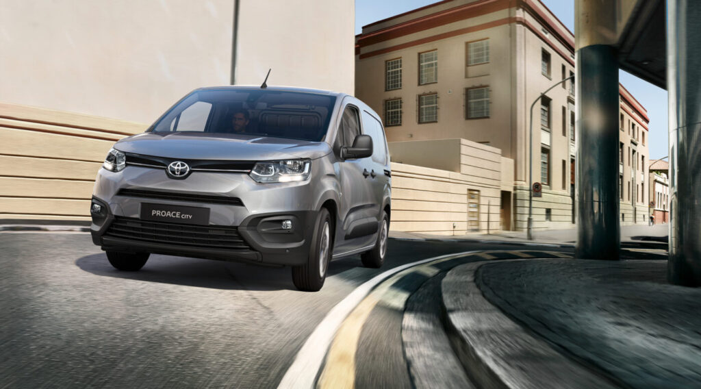 Toyota Proace City 2022: gama renovada con un nuevo acabado y ligeras mejoras en materia de seguridad y confort