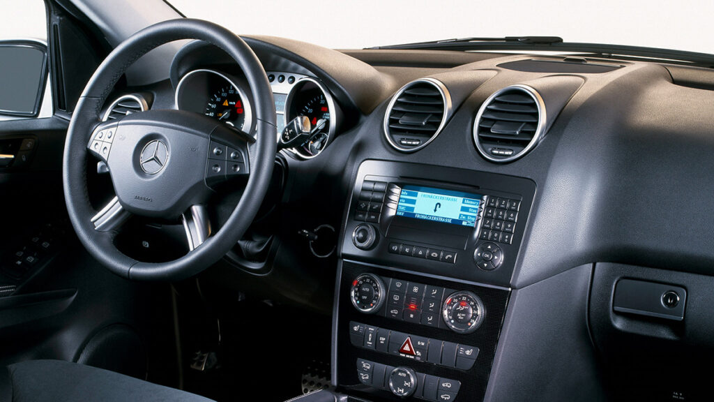 Mercedes Benz ML interior