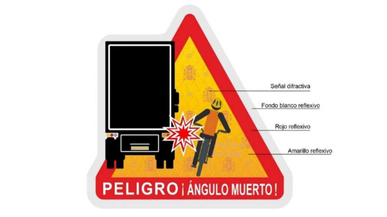 senal DGT angulo muerto