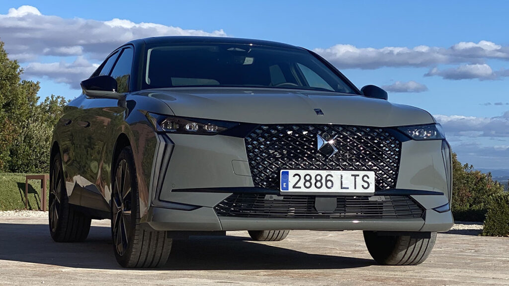 DS 4