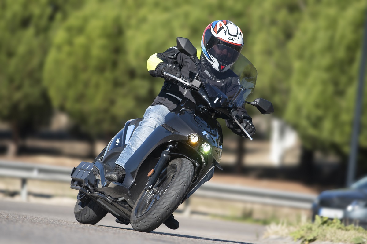 Prueba Ray 7.7: un scooter eléctrico muy utilizable 1 RAY 7 11