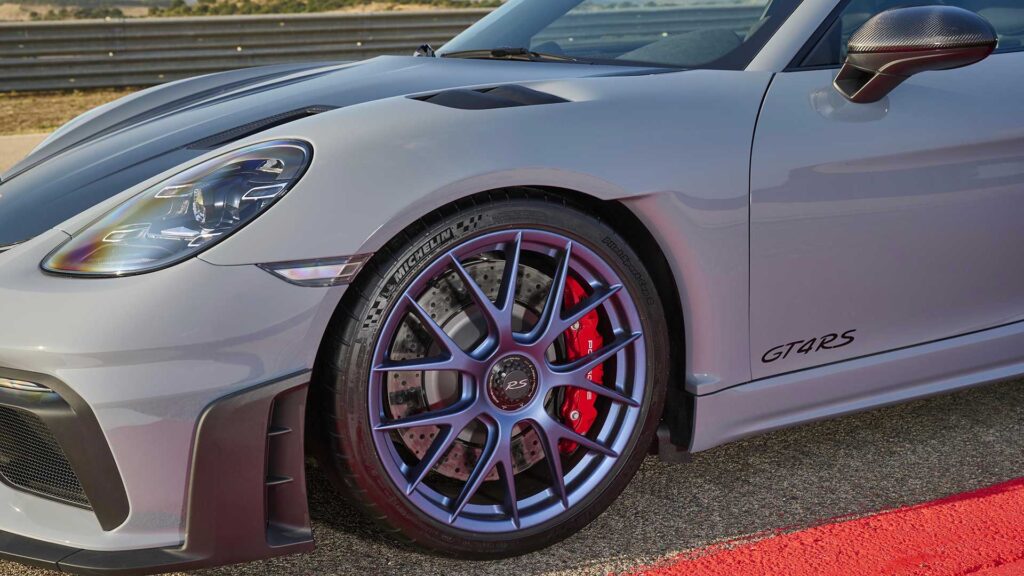porsche-718-cayman-gt4-rs