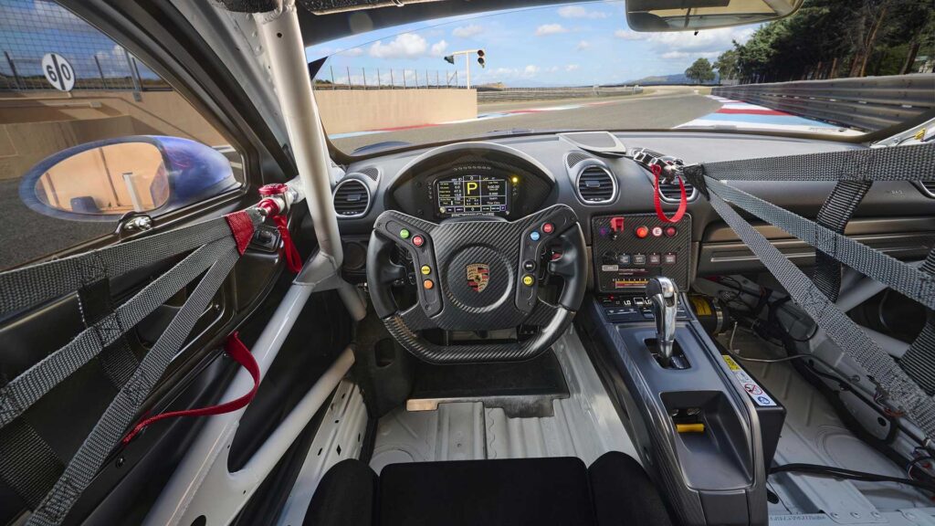 porsche-718-cayman-gt4-rs-clubsport