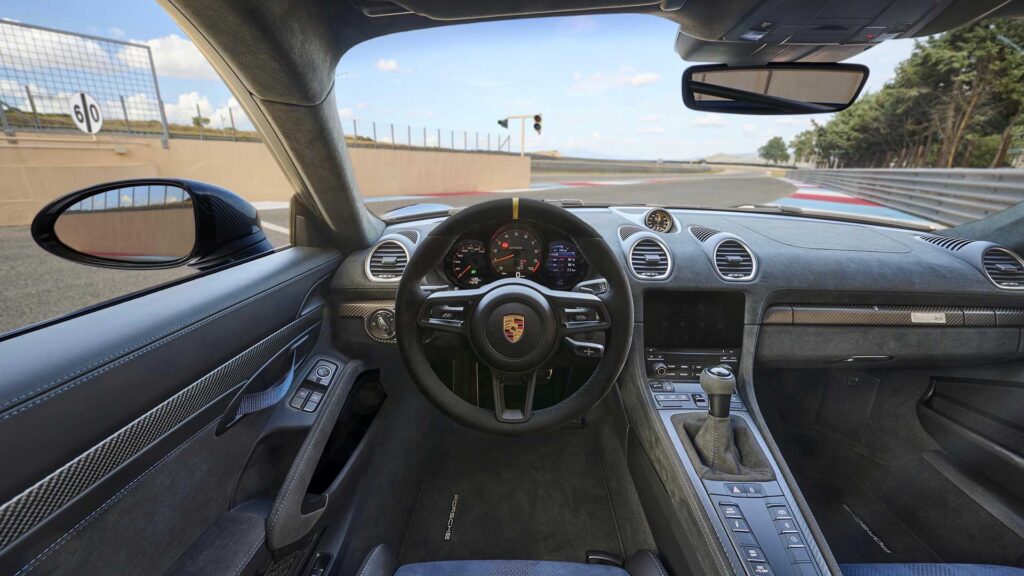 porsche-718-cayman-gt4-rs
