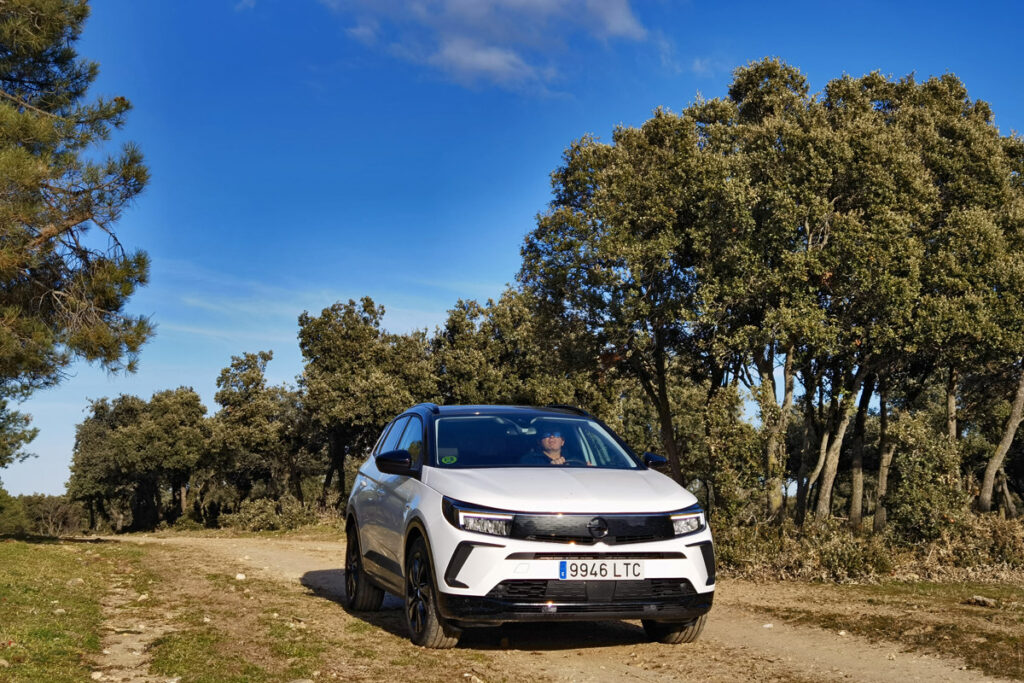 Por Segovia en Opel Grandland