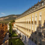 Por Segovia en Opel Grandland, Parador de La Granja