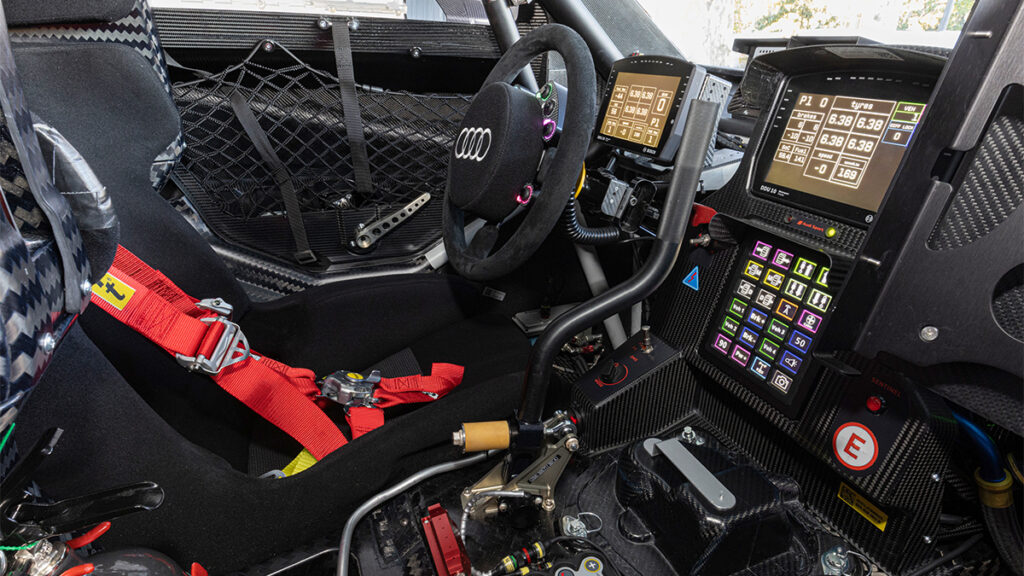Así es el interior del Audi RS Q e-tron con el que Carlos Sainz correrá el Dakar