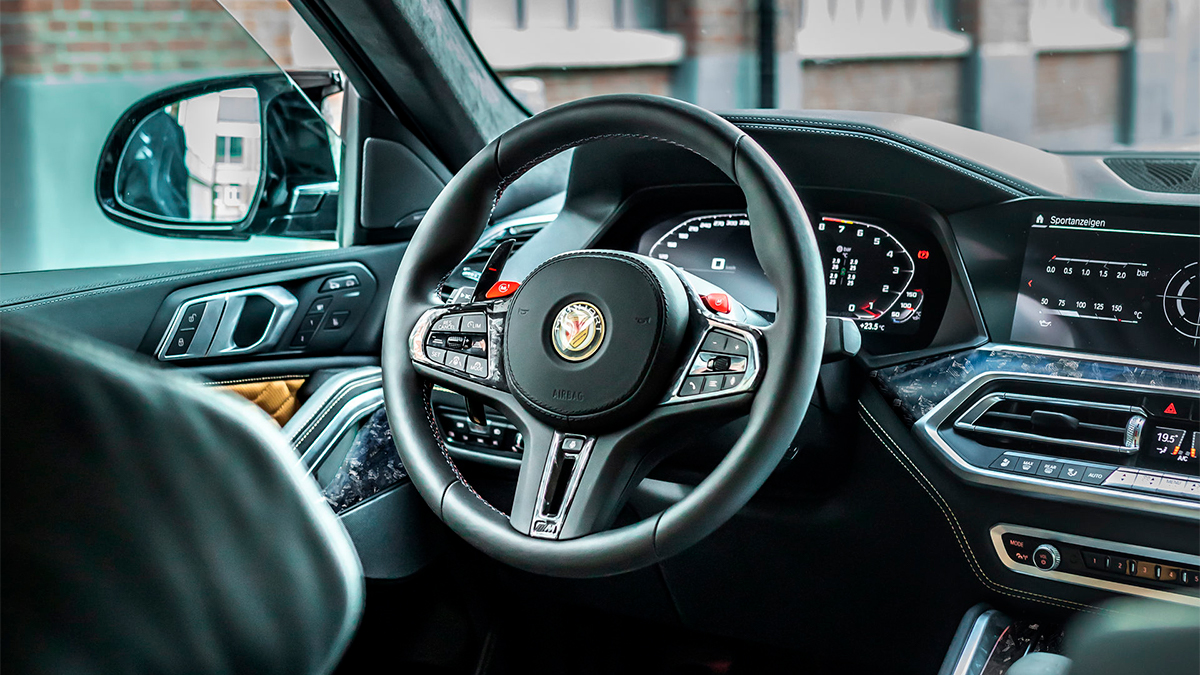 Manhart MHX6 700 interior