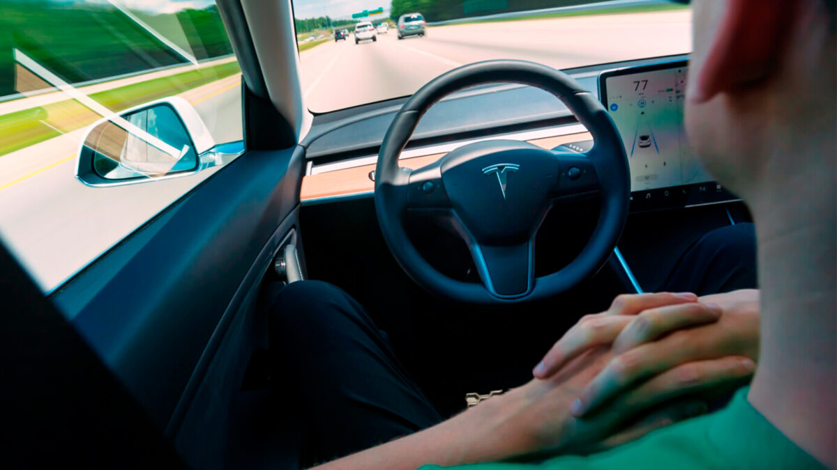 Una mujer de Filadelfia da a luz mientras viajaba a bordo de un Tesla con el piloto automático activado Tesla Model Y