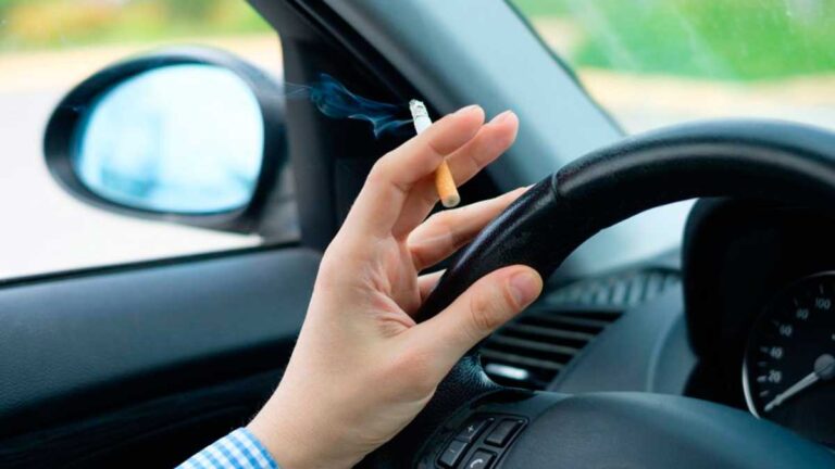 gobierno quiere prohibir fumar coche