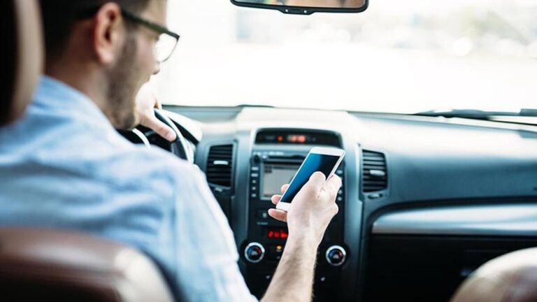 uso movil completamente prohibido volante 1501360048 125629868 1200x675