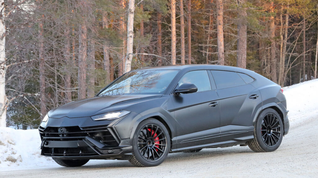 Lamborghini-Urus-Evo-2022