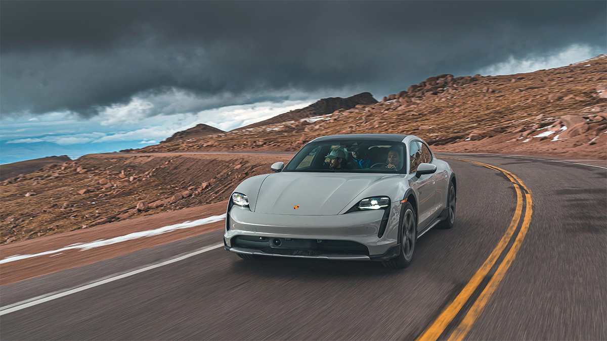 El Porsche Taycan Cross Turismo Pikes Peak