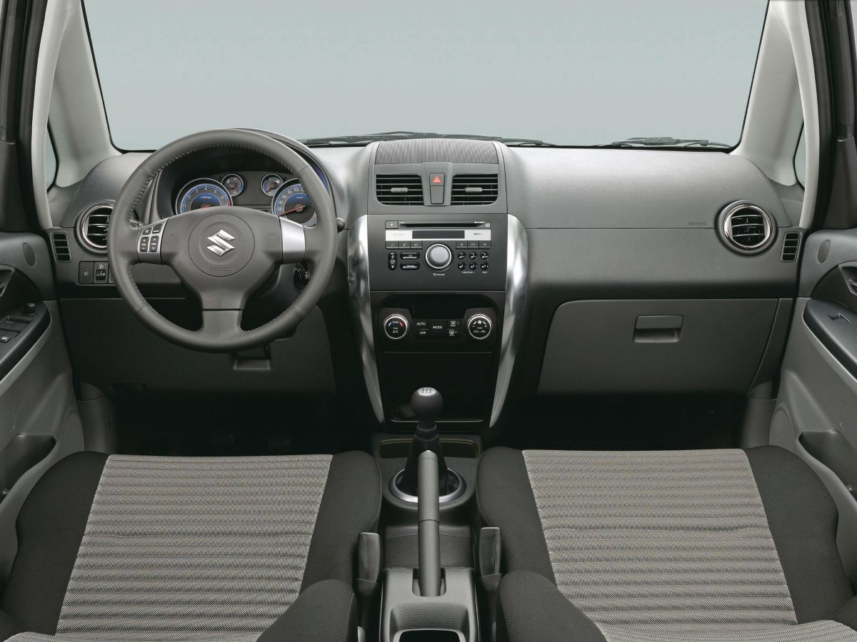 Los SUV de segunda mano más fiables que cuestan desde 10.000 euros 7 SuzukiSX4interior