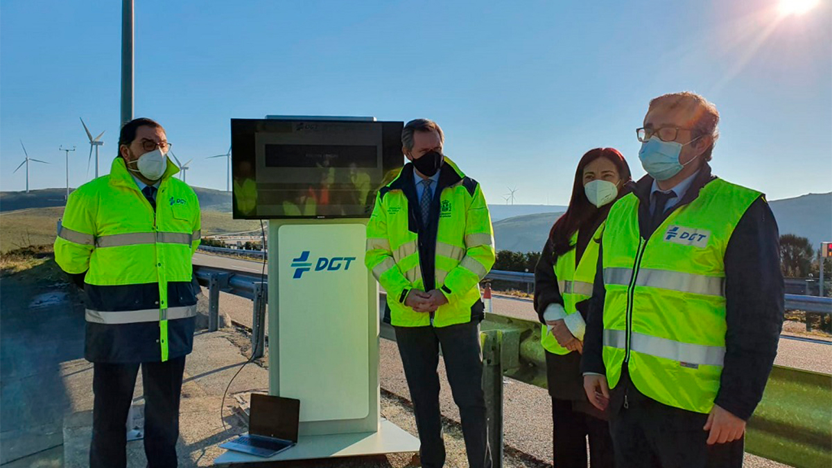 nuevas balizas luminosas DGT par tramos de niebla