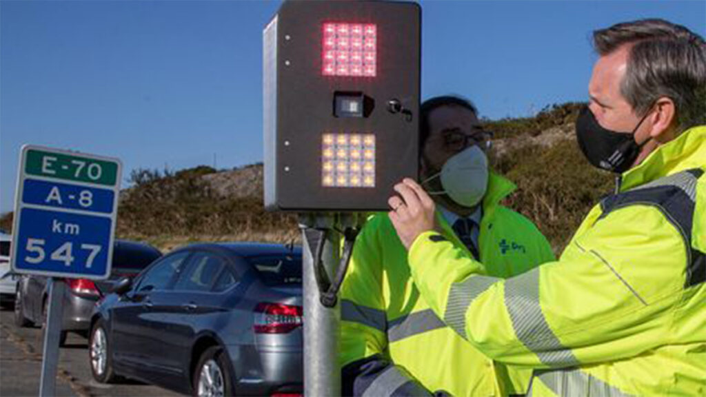 Nuevas balizas inteligentes de la DGT: el mejor aliado contra la niebla en carretera