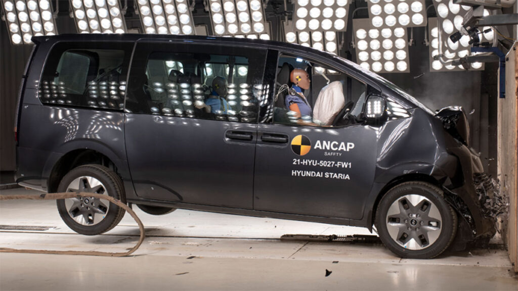 Hyundai Staria Crash test