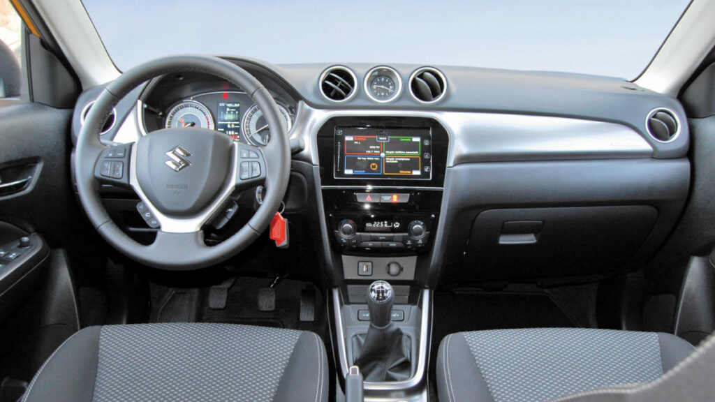 suzuki vitara interior