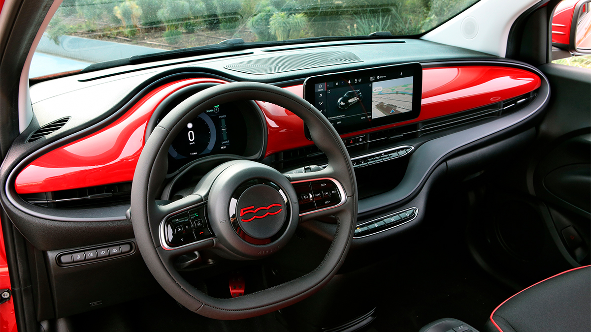 Fiat 500 (RED) interior