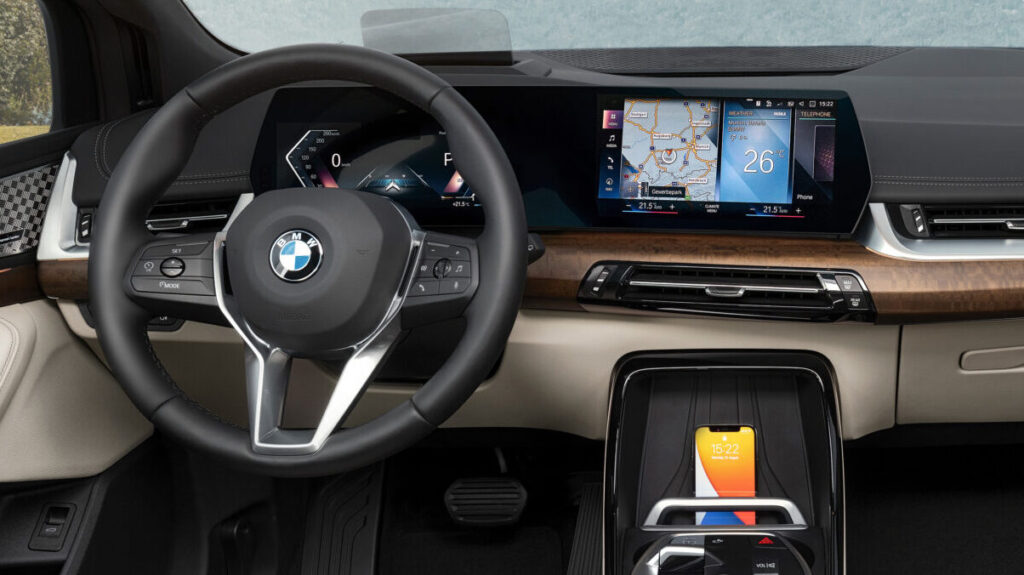 BMW Serie 2 Active Tourer salpicadero marca