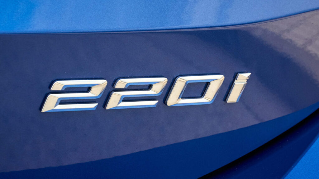 BMW Serie 2 Active Tourer insignia