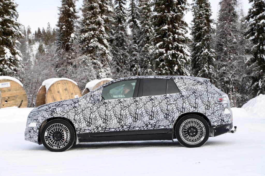 Mercedes EQE SUV AMG 2023 foto espía