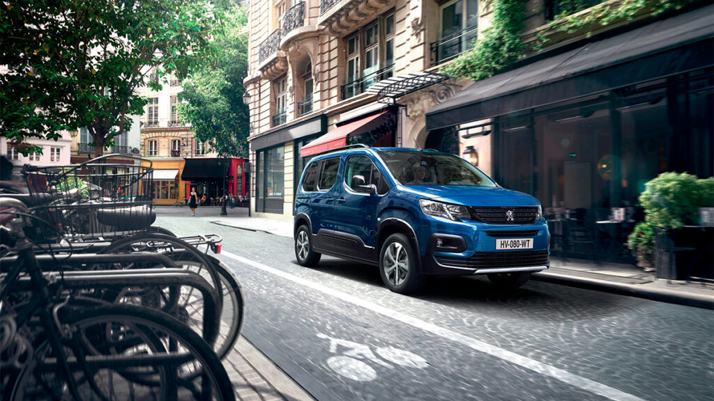 El nuevo Peugeot e-Rifter completa la oferta de vehículos comerciales eléctricos de la marca francesa