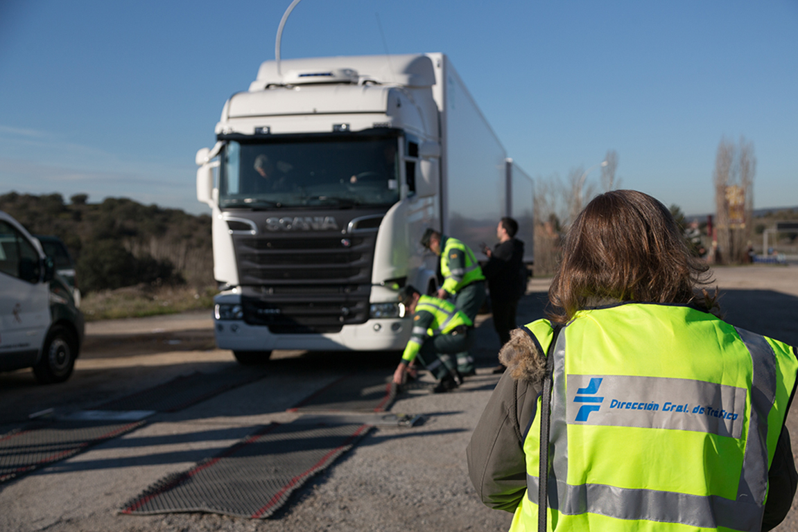 La nueva campaña de vigilancia de la DGT pone el foco sobre los conductores de camiones, furgonetas y autobuses