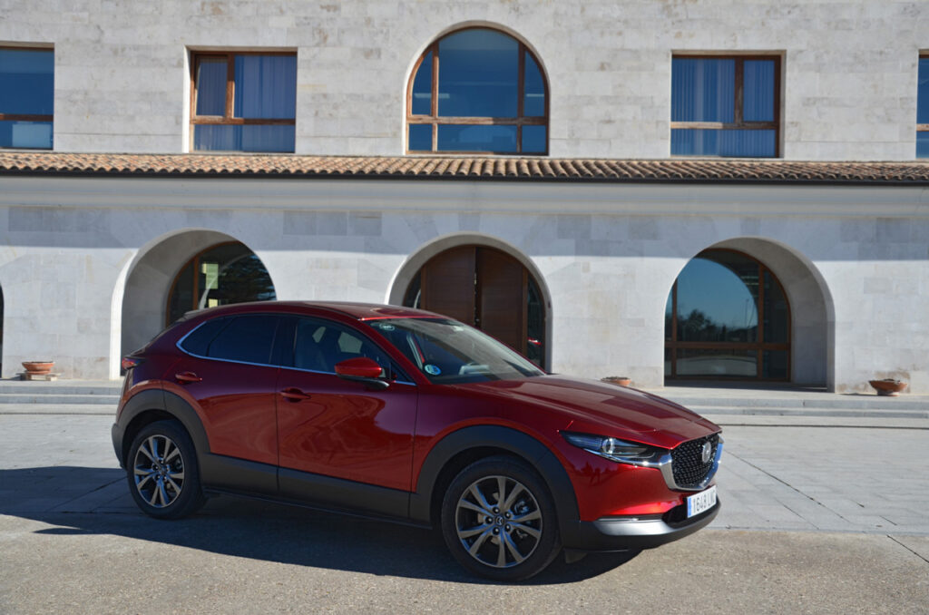 Mazda CX30, olivos, viñedos y pueblos que abrazan el Duero