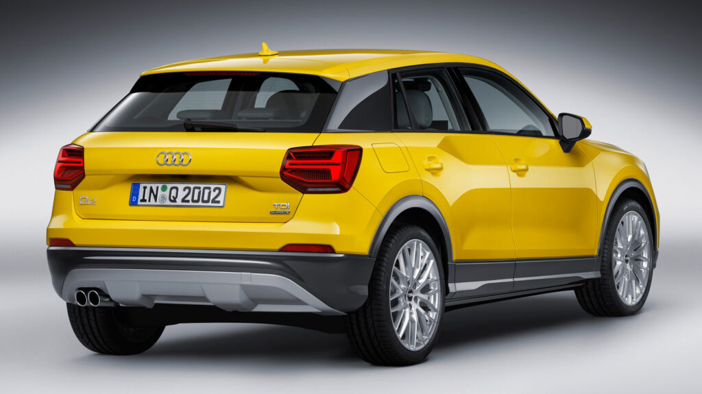 Audi Q2 amarillo