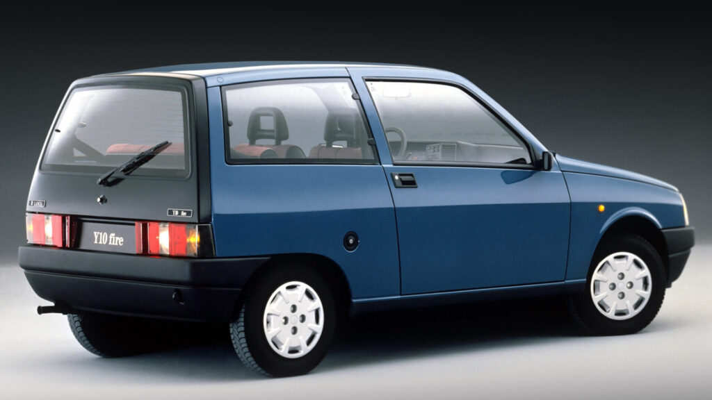 Lancia Y10 trasera