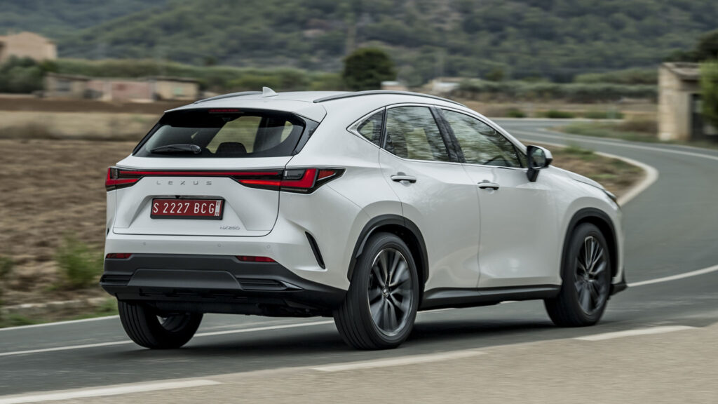 Lexus NX 2022