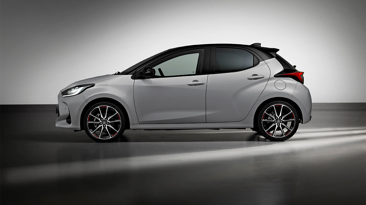 Toyota Yaris GR Sport 2022 perfil
