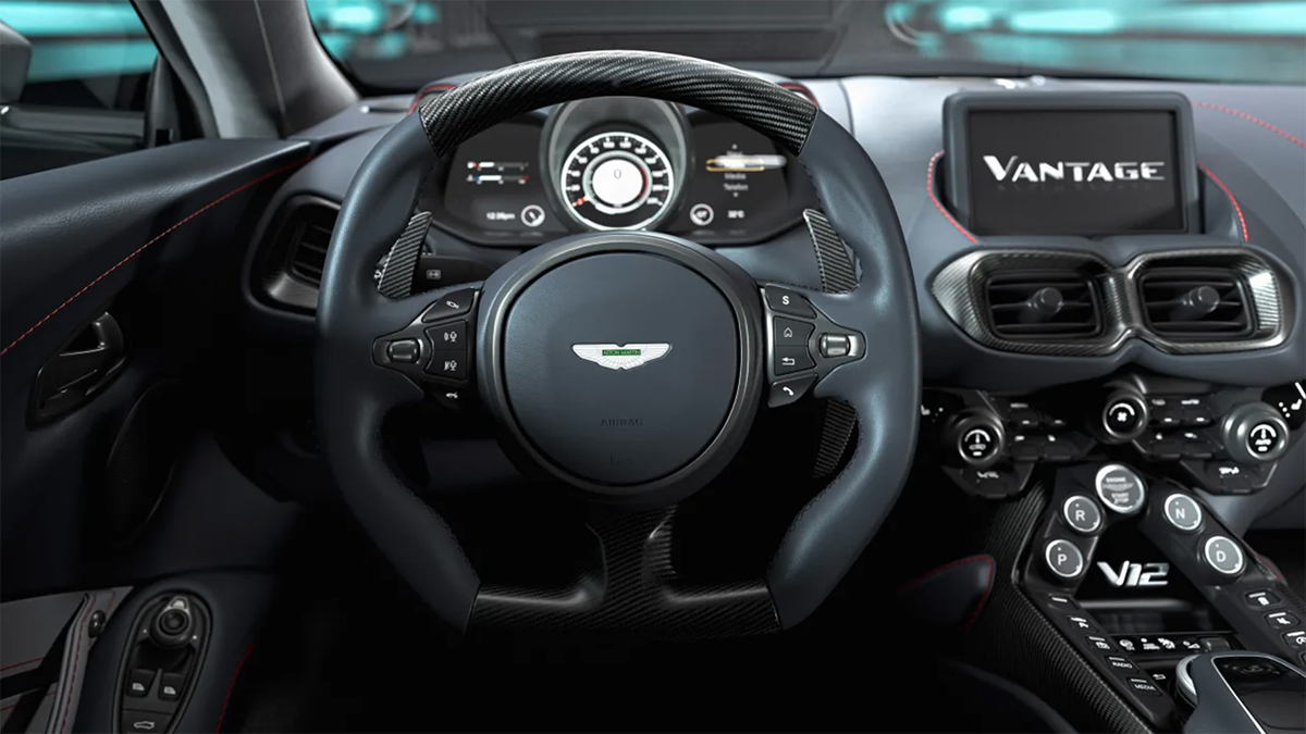 Aston Martin V12 Vantage 2022