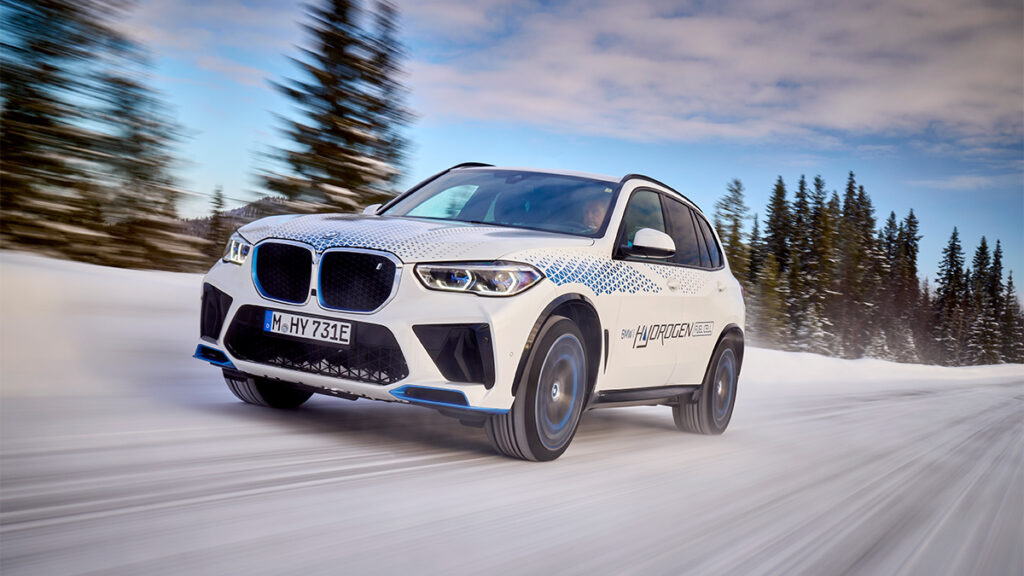 El nuevo BMW IX5 Hydrogen supera con éxito el programa de pruebas de invierno
