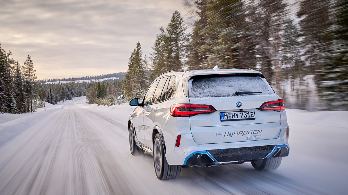 BMW IX5 Hydrogen trasera