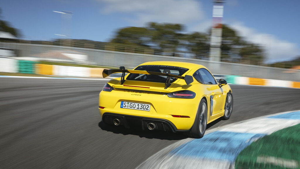 Alpine A110 R: rivales (si es que existe alguno) 6 Porsche 718 Cayman GT4 RS