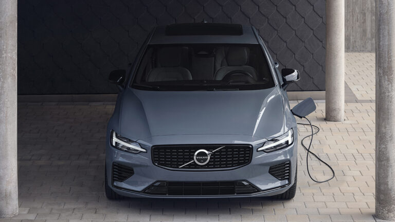 volvo s60 t8 awd recharge r design 1