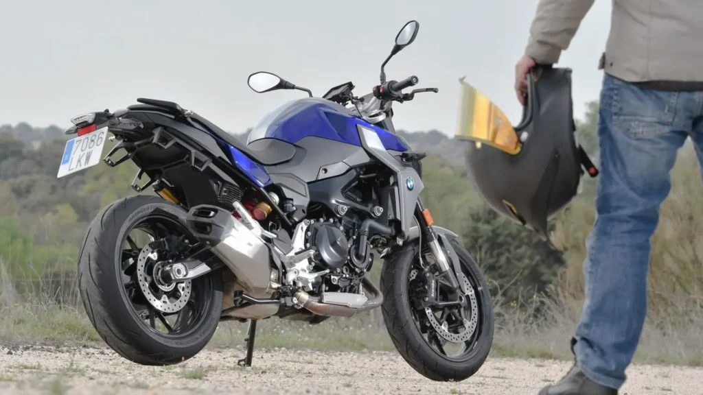 BMW F900 R