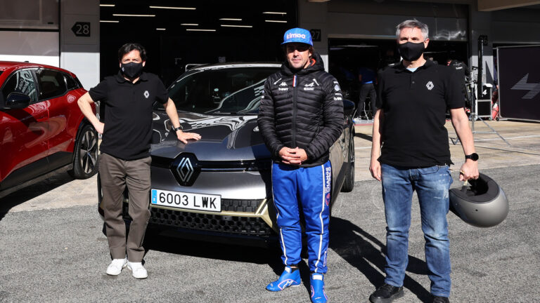 Clientes espanoles con Fernando Alonso