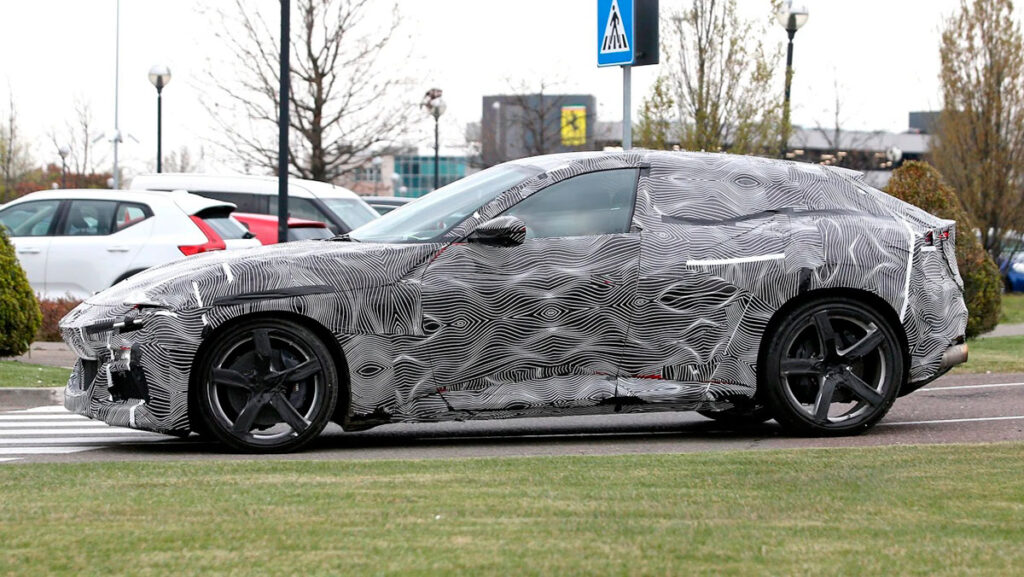Ferrari Purosangue 2023: todo lo que sabemos del primer SUV de Ferrari 9 ferrari-purosangue-todo-sabemos-suv