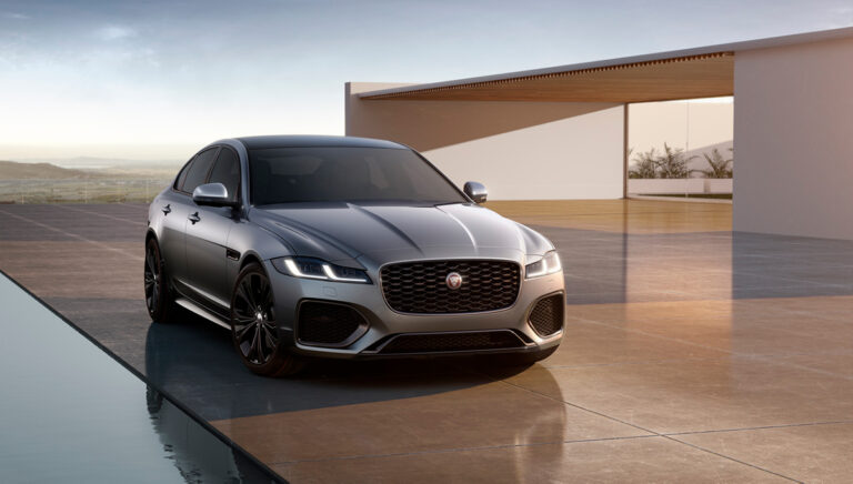 Jaguar XF R Dynamic Black frontal