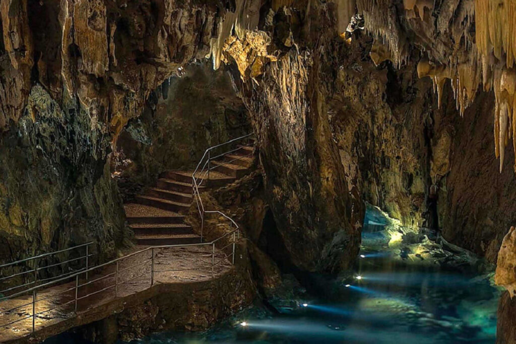 Sierra Aracena Gruta Maravillas