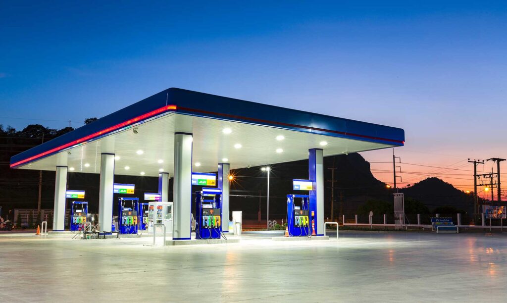 ¿Hora de llenar el depósito? Consejos para elegir una gasolinera low cost