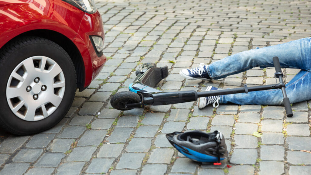seguro para patinetes patinete eléctrico accidente con coche