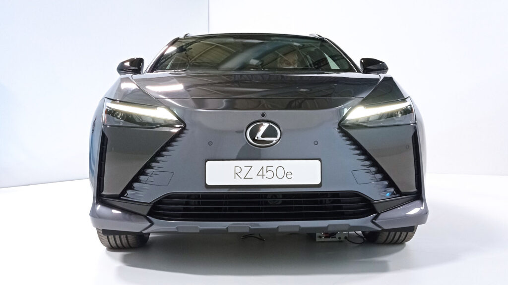 Lexus RZ 2022 frontal