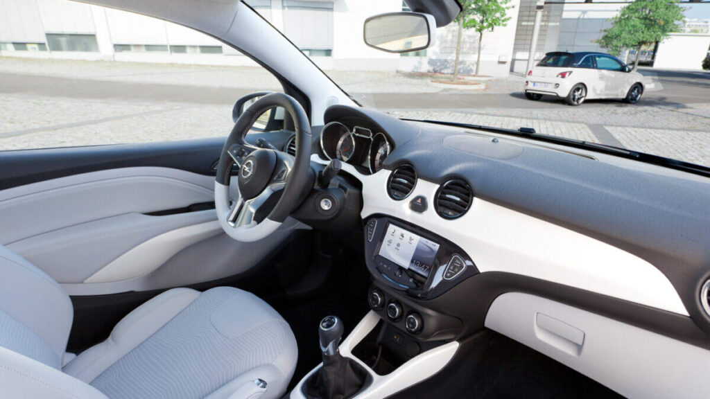 Opel Adam interior