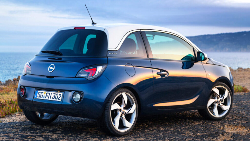 Opel Adam trasera