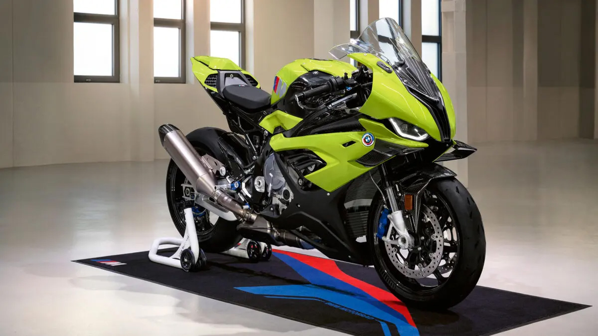 BMW M 1000 RR 50 Aniversario M: decoración especial para su modelo más extremo 1 BMW M 1000 RR